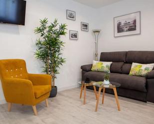 Sala d'estar de Apartament de lloguer en  Madrid Capital amb Aire condicionat, Calefacció i Moblat