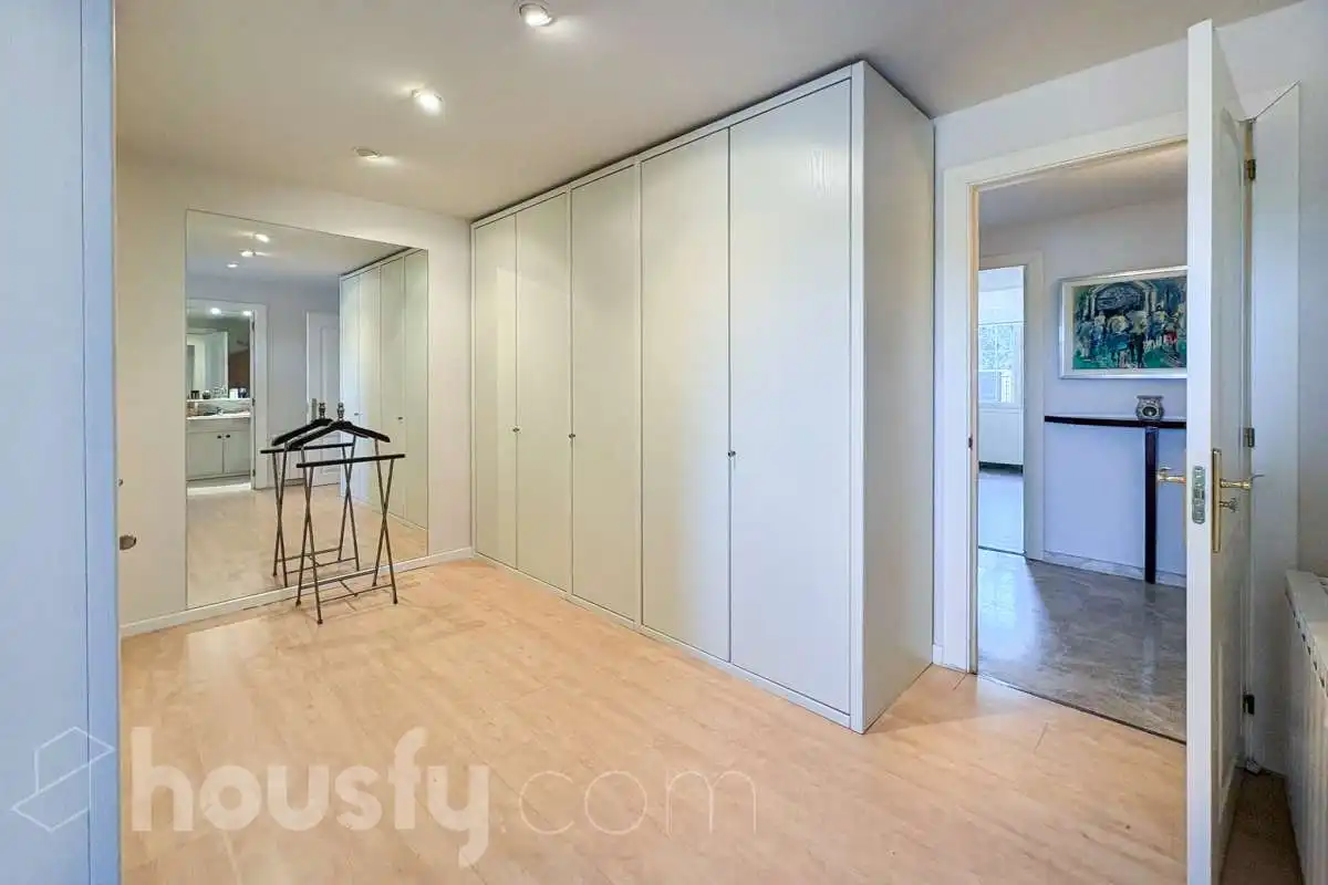 Habitación de Casa o chalet en venta en Girona con Aire acondicionado, Calefacción y Jardín privado