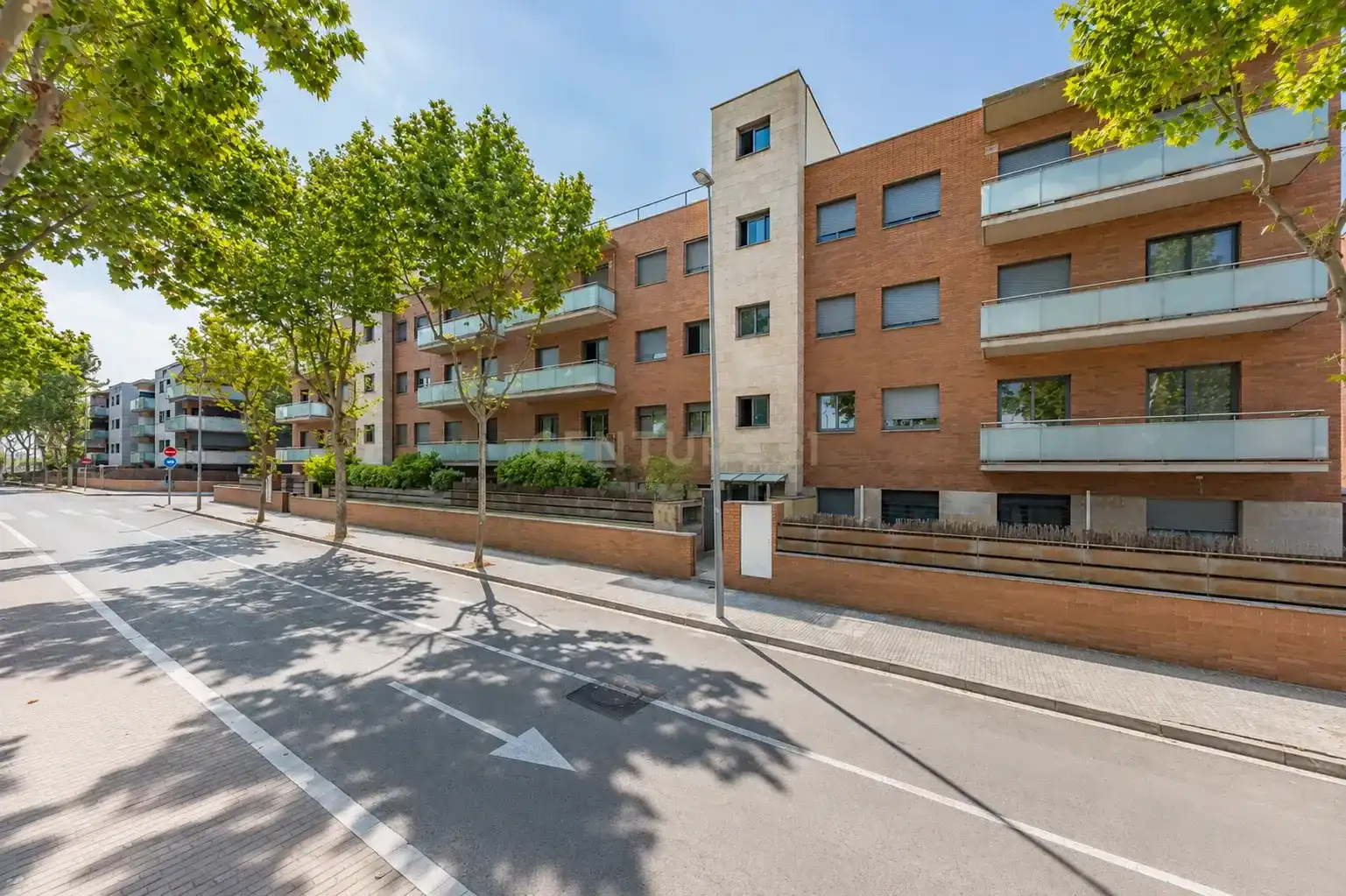 Vista exterior de Pis en venda en Parets del Vallès amb Aire condicionat, Traster i Piscina comunitària