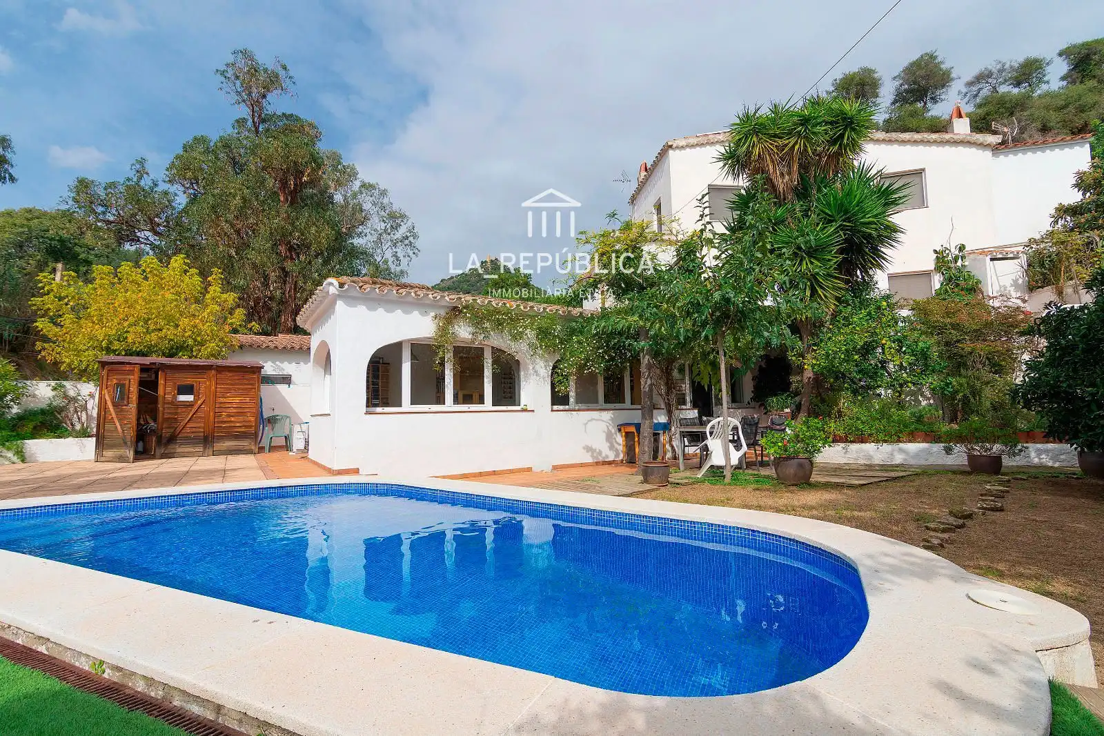 Vista exterior de Casa o chalet en venta en Cabrera de Mar con Aire acondicionado, Calefacción y Jardín privado