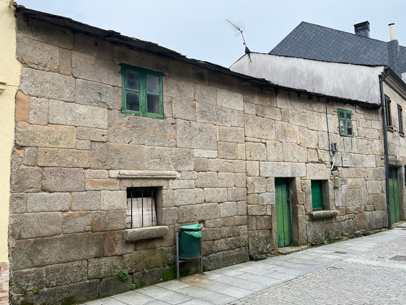 Vista exterior de Casa o xalet en venda en A Gudiña  amb Jardí privat