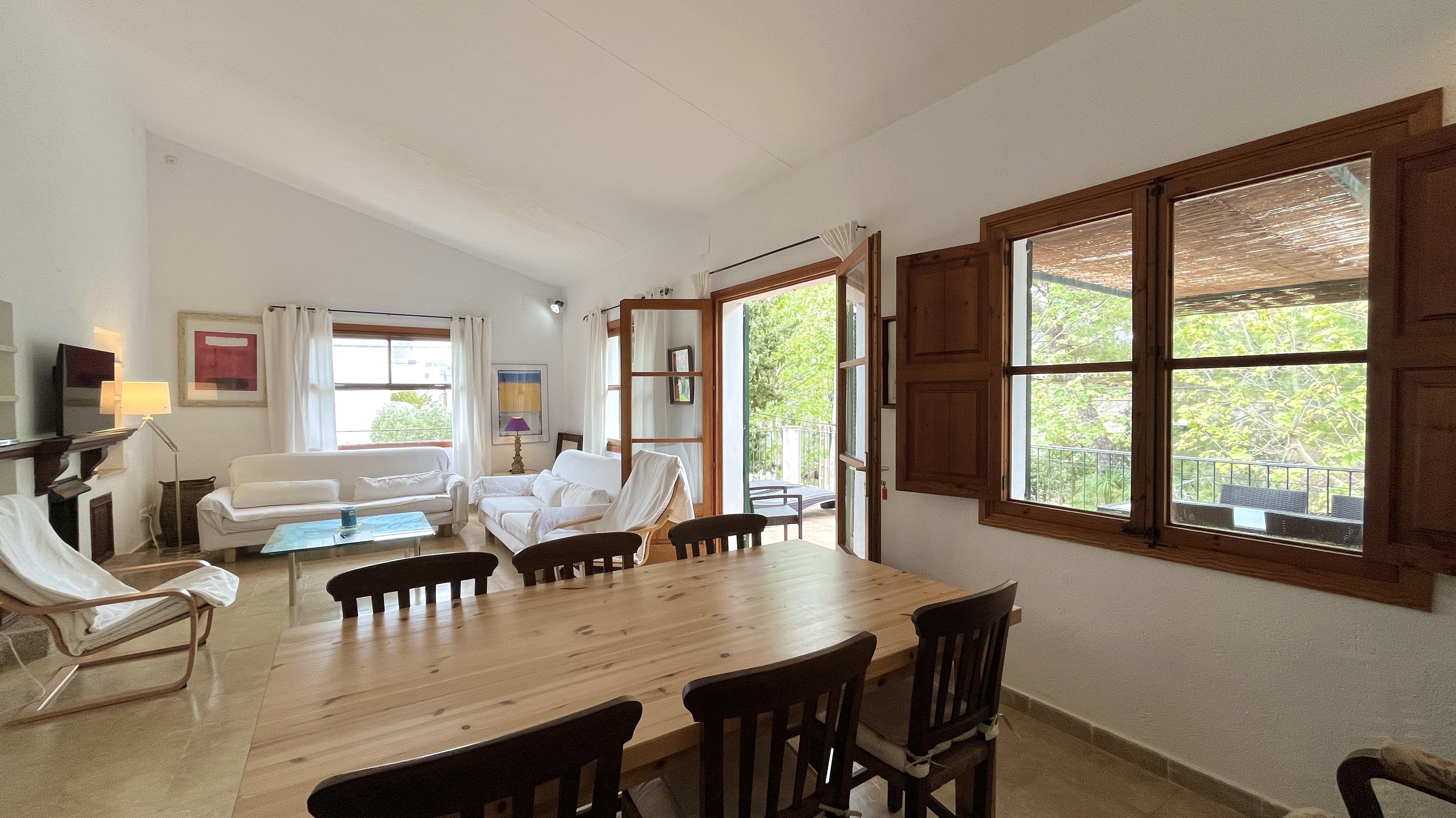 Menjador de Apartament de lloguer en Pollença amb Aire condicionat i Moblat