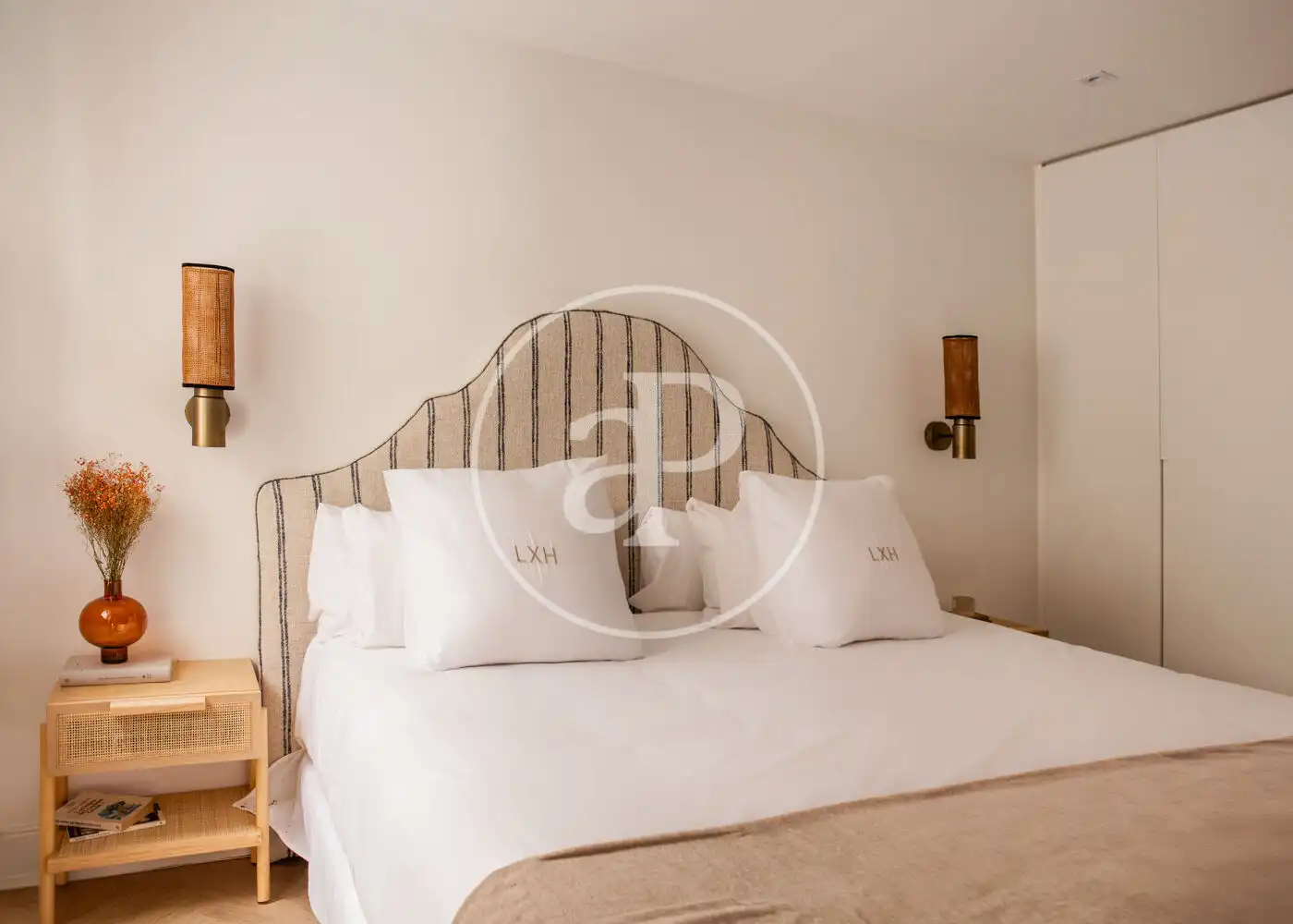 Bedroom of Flat for rent in Madrid  with Air Conditioner, Heating and Furnished