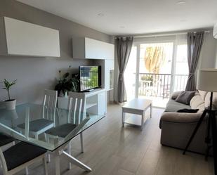 Sala d'estar de Apartament de lloguer en Torremolinos amb Aire condicionat i Terrassa