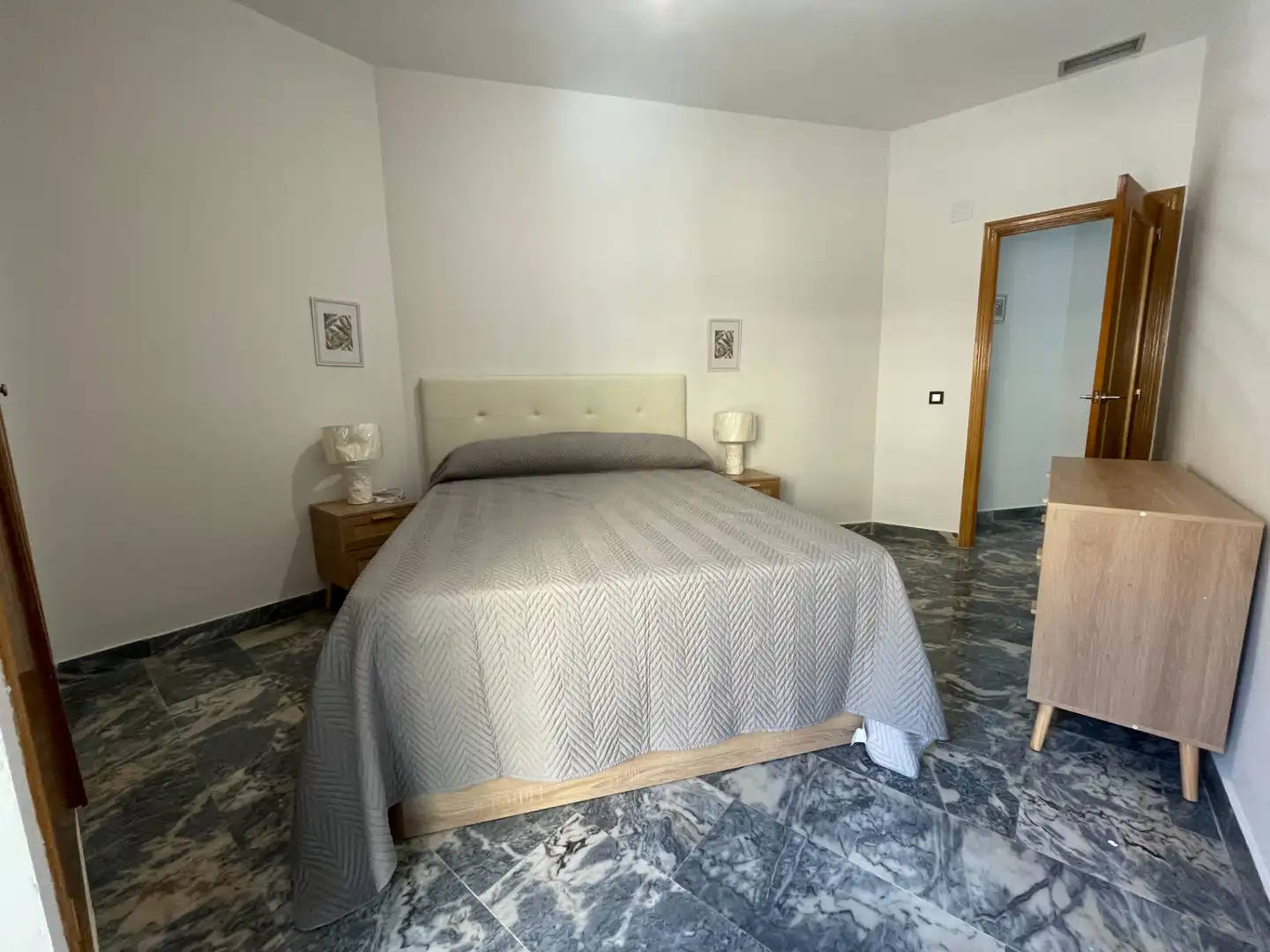 Schlafzimmer von Wohnung zur Miete in Badajoz mit Klimaanlage, Heizung und Möbliert