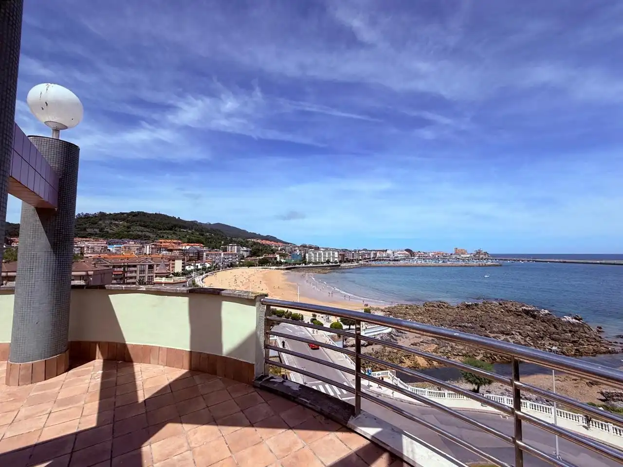Terraza de Ático en venta en Castro-Urdiales con Calefacción, Parquet y Terraza