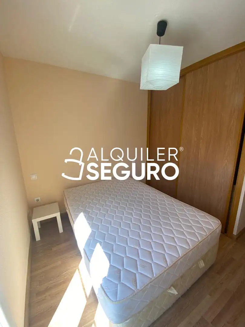 Habitación de Piso de alquiler en Chiloeches con Calefacción y Amueblado