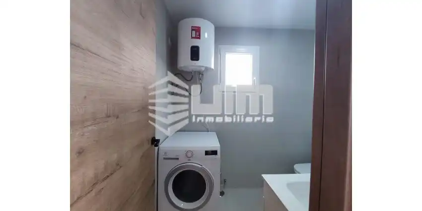 Flat for rent in DEL TRABAJO, Avenida de Abril - 9 de Octubre