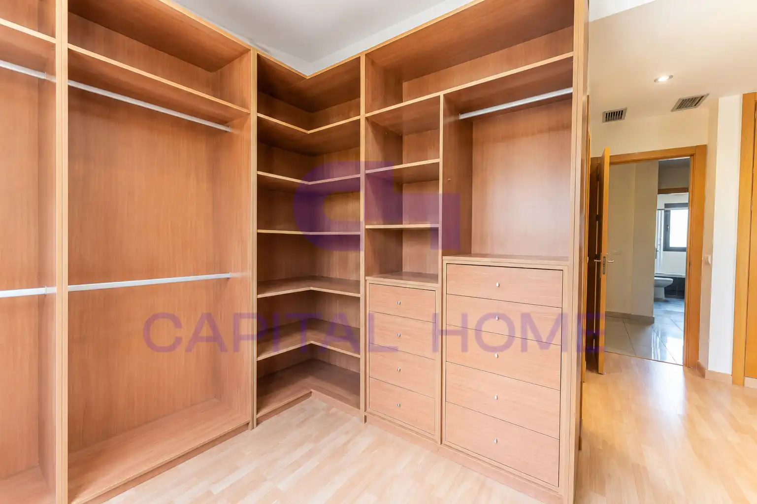 Habitación de Casa adosada en venta en Navalcarnero con Aire acondicionado, Calefacción y Jardín privado