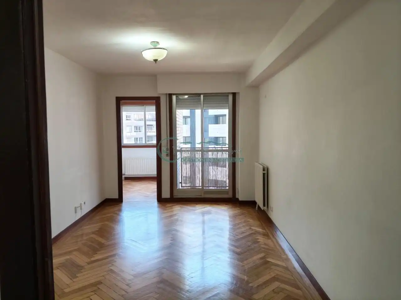 Living room of Flat for rent in Vigo   with Heating, Parquet flooring and Terrace