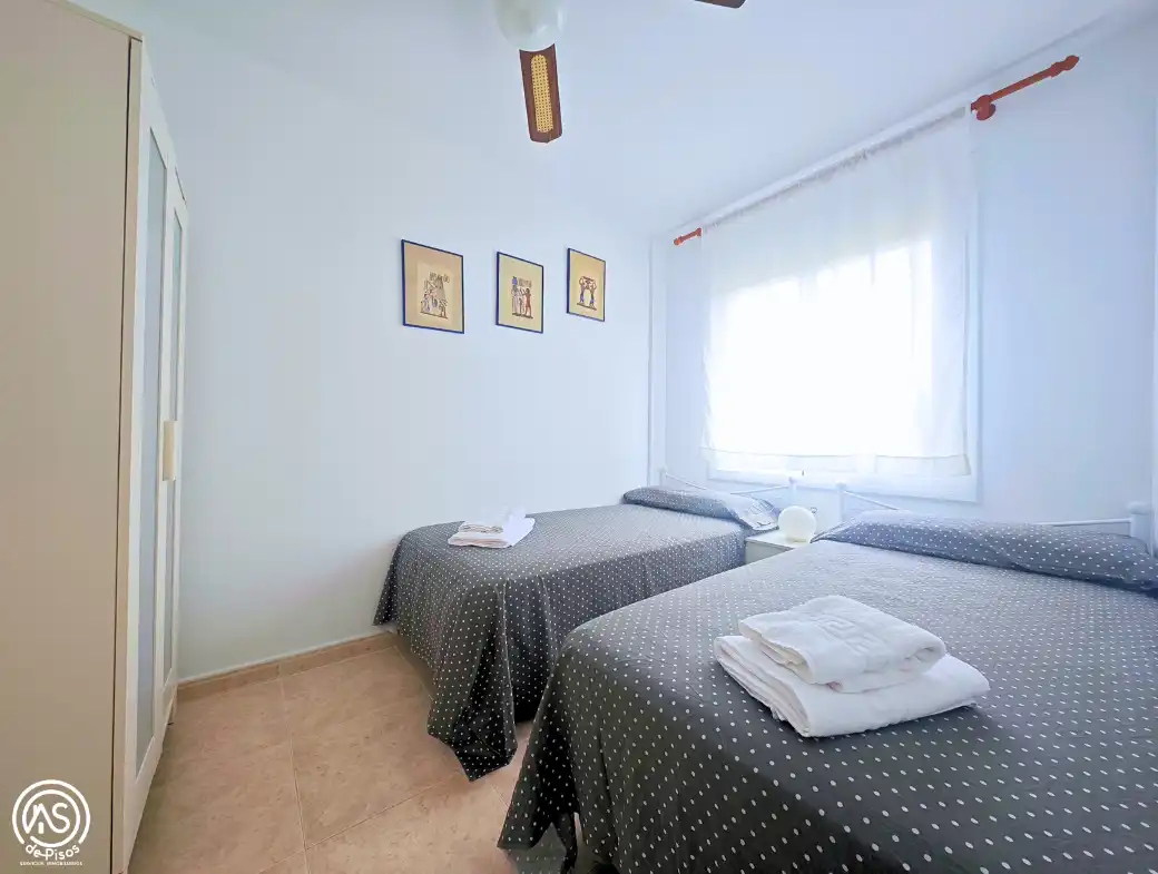 Habitación de Apartamento de alquiler en Mont-roig del Camp con Aire acondicionado, Calefacción y Jardín privado