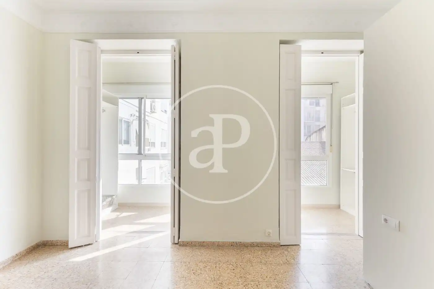 Flat with terrace to rent in Carrer de Martí