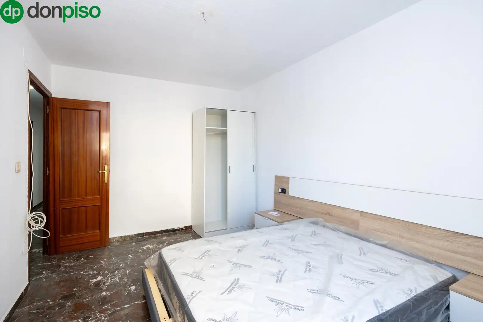 Bedroom of Flat for sale in Granada  with Alarm