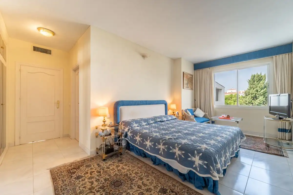 Bedroom of Flat for sale in Marbella  with Air Conditioner, Heating and Private garden