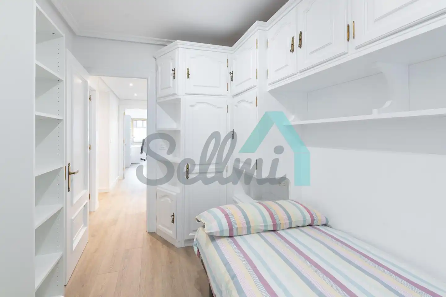 Habitación de Piso en venta en Oviedo  con Calefacción