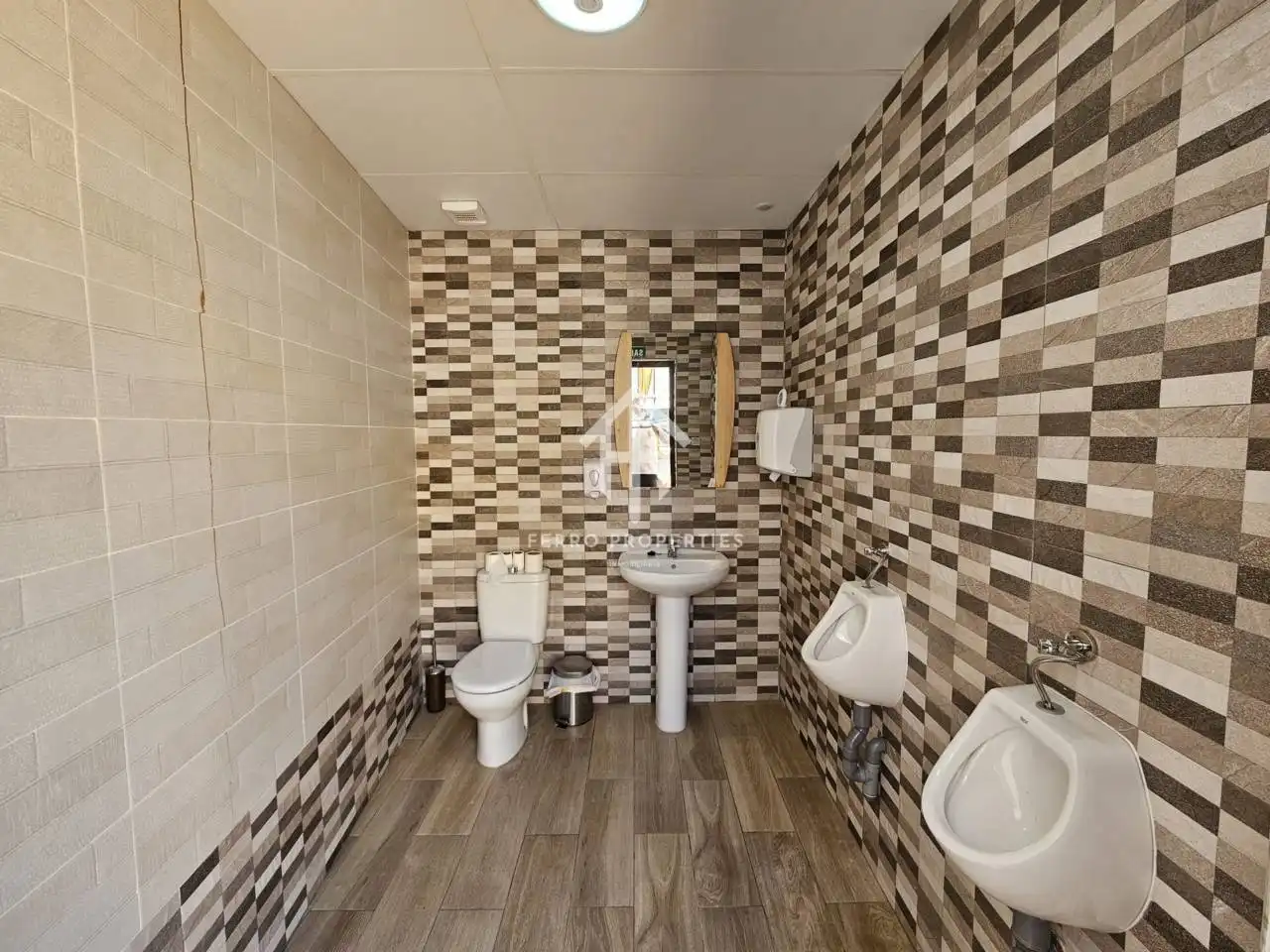Baño de Local en venta en Chimeneas con Aire acondicionado