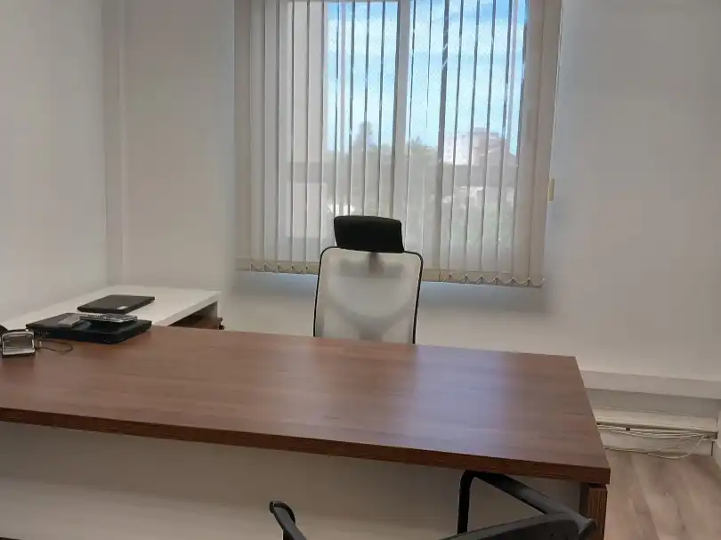 Oficina de lloguer en Mollerussa amb Aire condicionat, Calefacció i Moblat