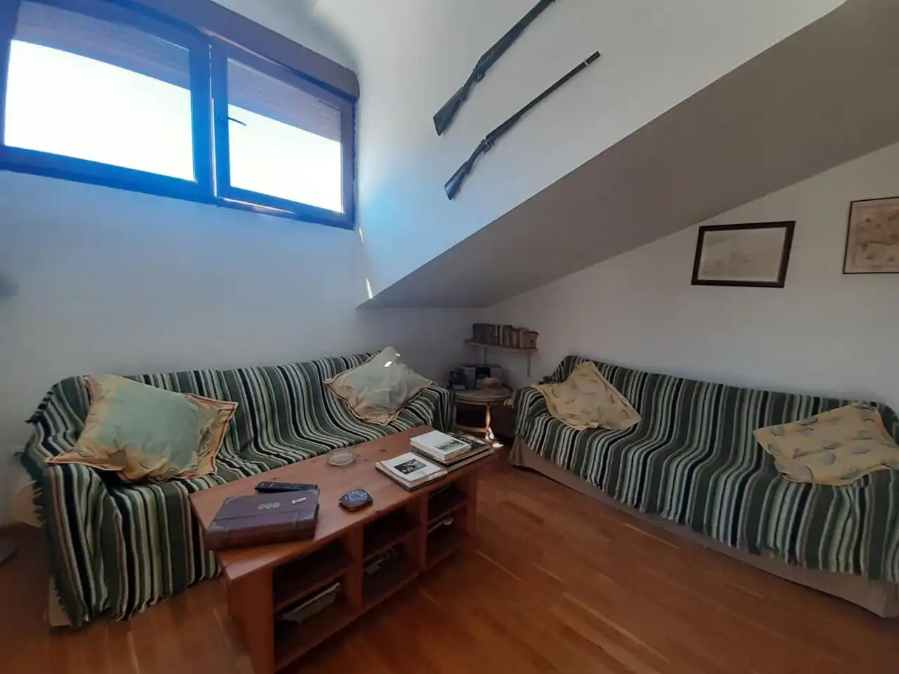 Sala de estar de Piso en venta en Bronchales con Parquet, Terraza y Trastero