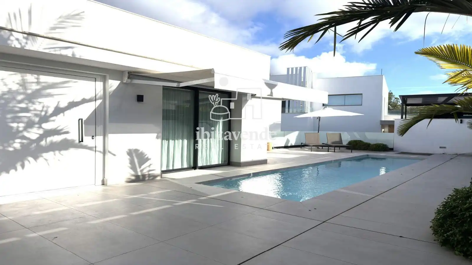 Vista exterior de Casa o xalet en venda en Santa Eulària des Riu amb Aire condicionat, Calefacció i Piscina