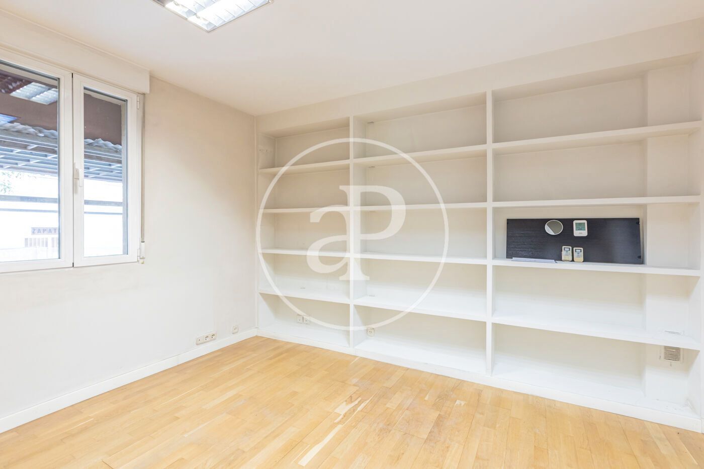 Flat for sale in  Madrid Capital  with Air Conditioner and Heating