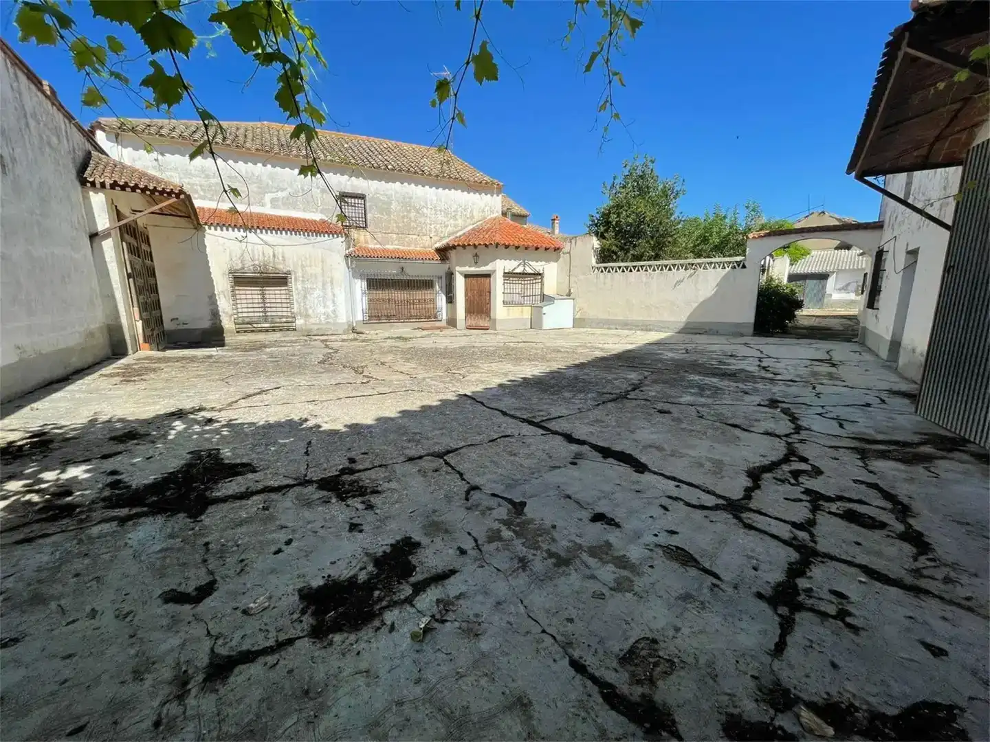 Vista exterior de Finca rústica en venda en Santa María de los Llanos amb Balcó