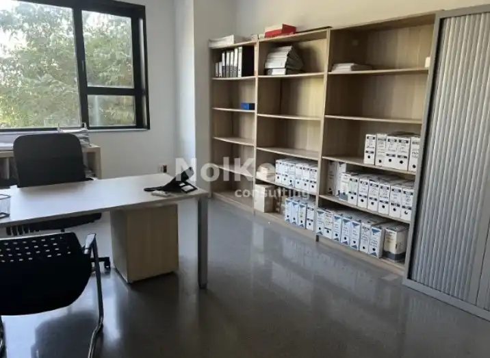 Industrial buildings for rent in Centre