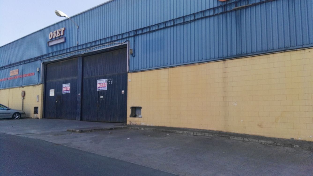 Vista exterior de Nave industrial en venta en Alcalá de Guadaira