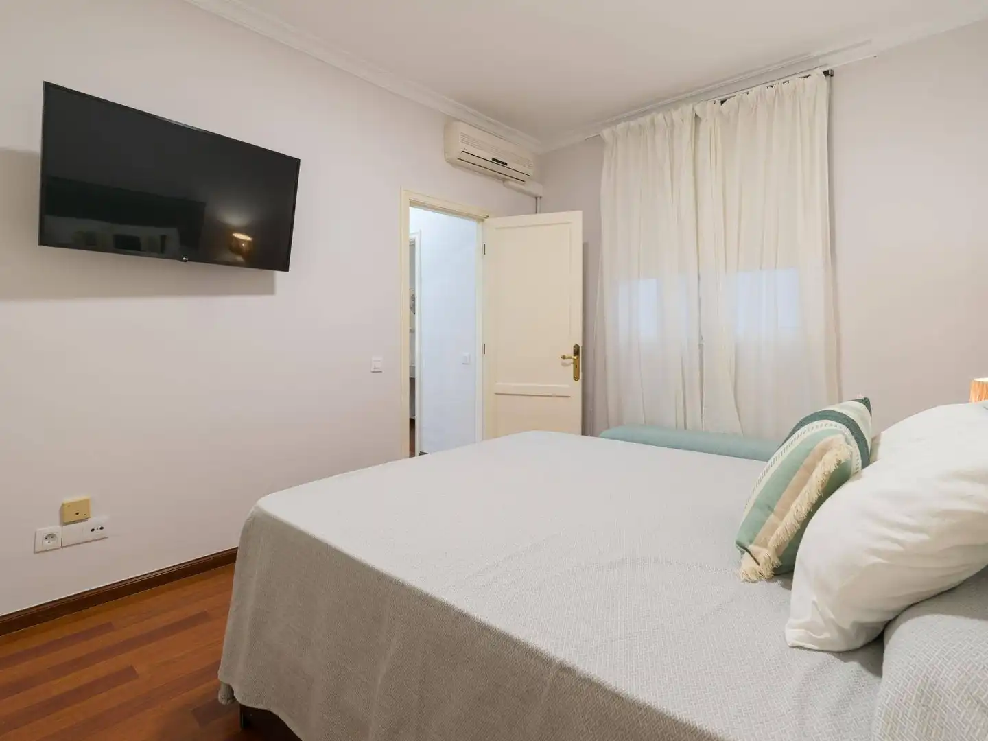 Bedroom of Flat for sale in Las Palmas de Gran Canaria  with Air Conditioner and Balcony