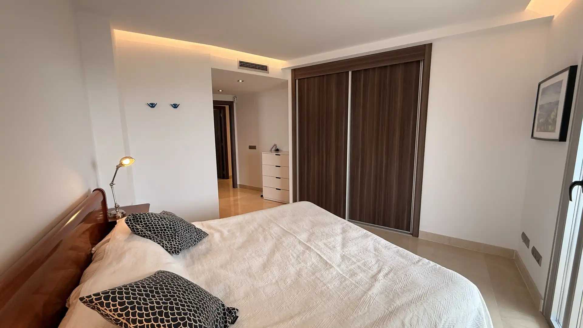 Dormitori de Apartament de lloguer en Marbella amb Aire condicionat, Calefacció i Terrassa