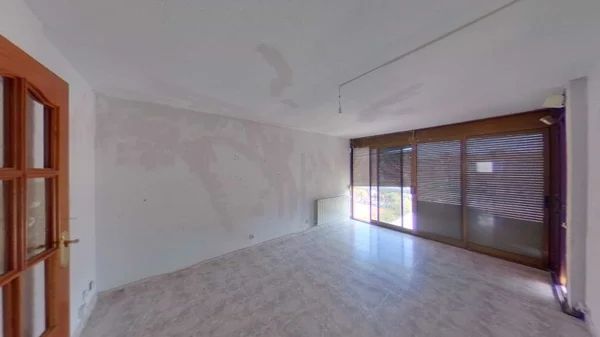 Sala d'estar de Pis en venda en Santa Perpètua de Mogoda amb Balcó