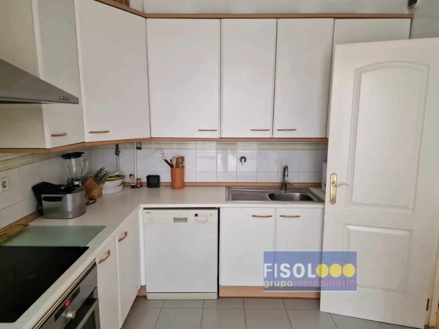 Cuina de Casa o xalet en venda en Madrid amb Aire condicionat i Calefacció