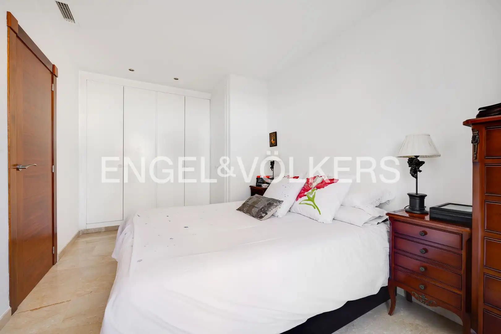 Habitación de Ático en venta en Torrevieja con Aire acondicionado, Calefacción y Terraza