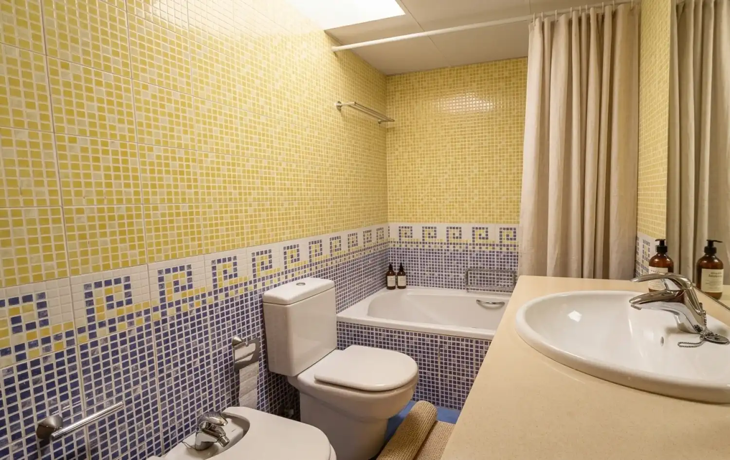 Badezimmer von Maisonette zur Miete in Murcia mit Klimaanlage, Heizung und Waschmaschine