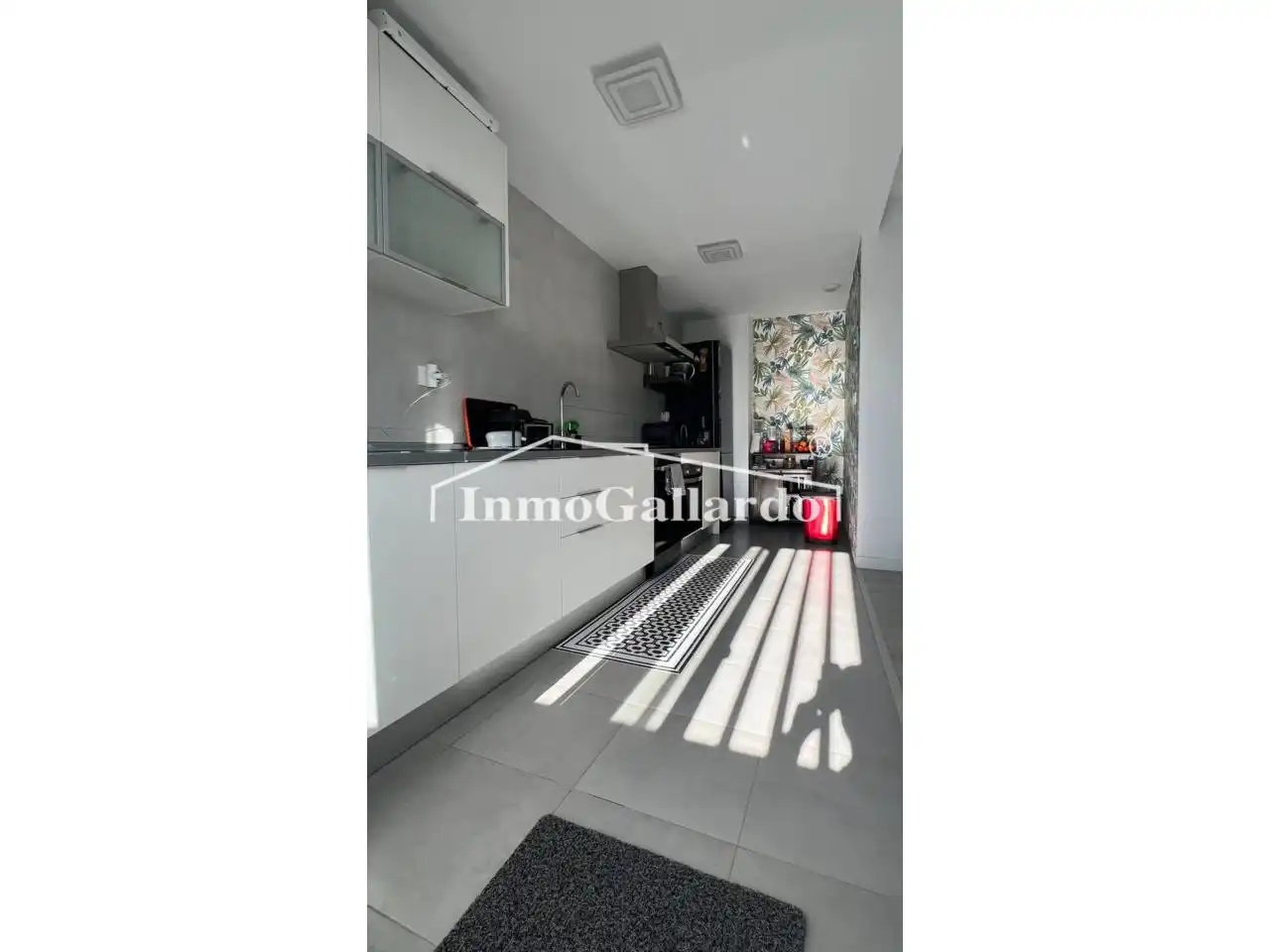 Kitchen of Flat for sale in Málaga  with Terrace, Storage room and Alarm