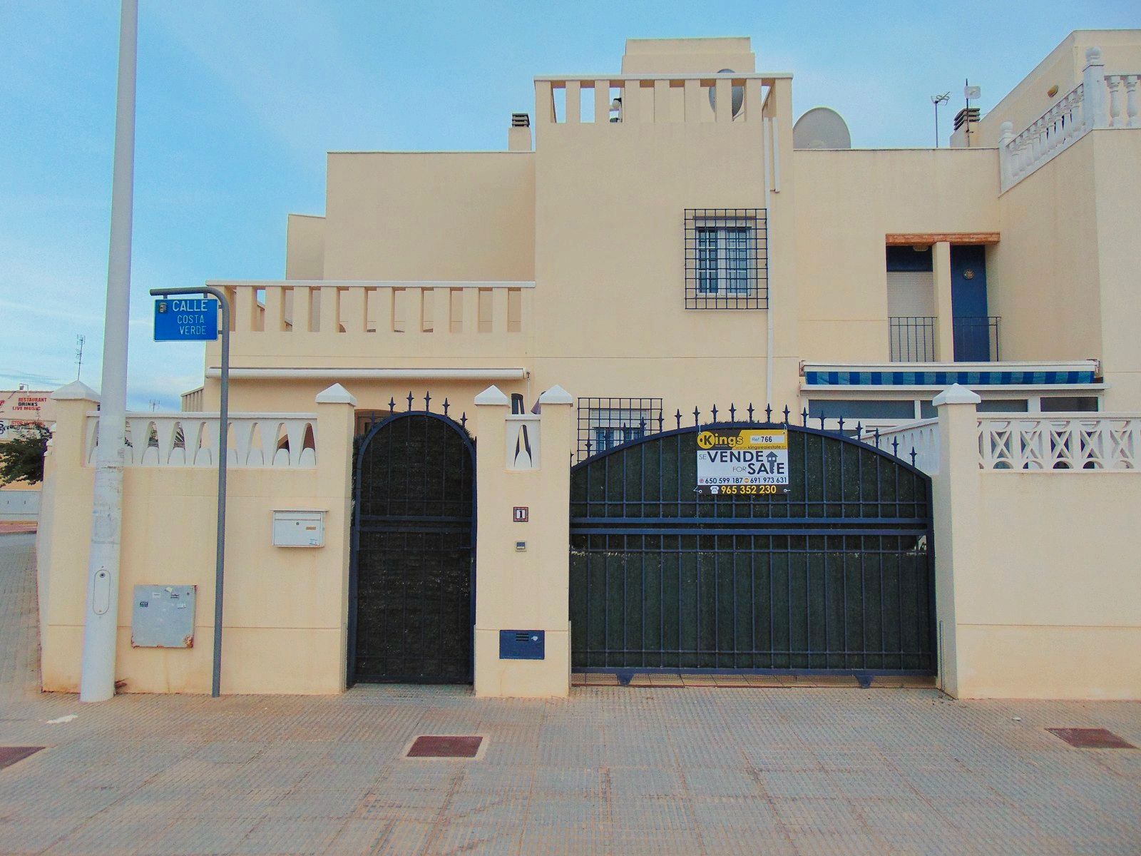 Vista exterior de Casa adosada en venta en San Pedro del Pinatar con Aire acondicionado, Calefacción y Jardín privado