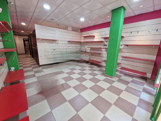 Local comercial en Alquiler en Fernán-Núñez