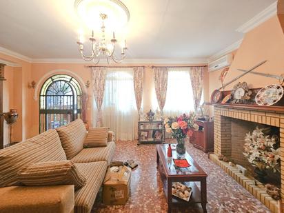 Living room of House or chalet for sale in Alcalá de Guadaira  with Air Conditioner and Storage room
