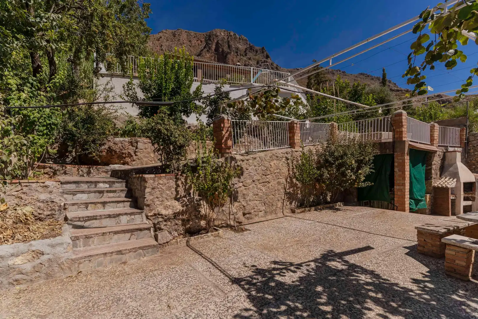 Jardín de Casa o chalet en venta en Güéjar Sierra con Jardín privado, Trastero y Piscina