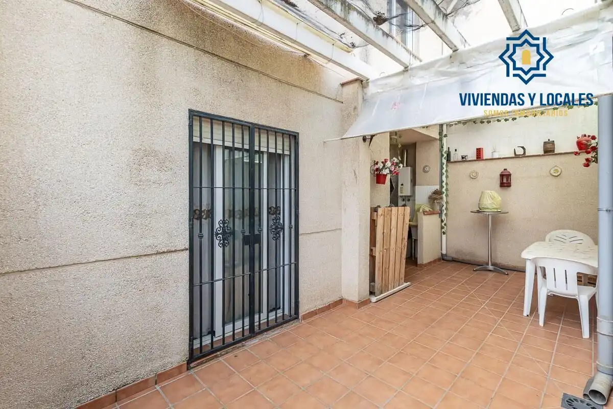 Casa aparellada amb terrassa en venda a Camino Camino Cementerio, imagen 8