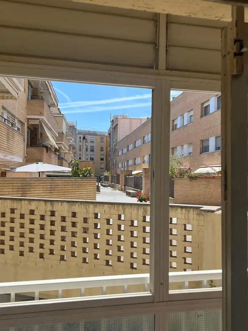 Vista exterior de Planta baixa en venda en Castellar del Vallès amb Calefacció i Balcó