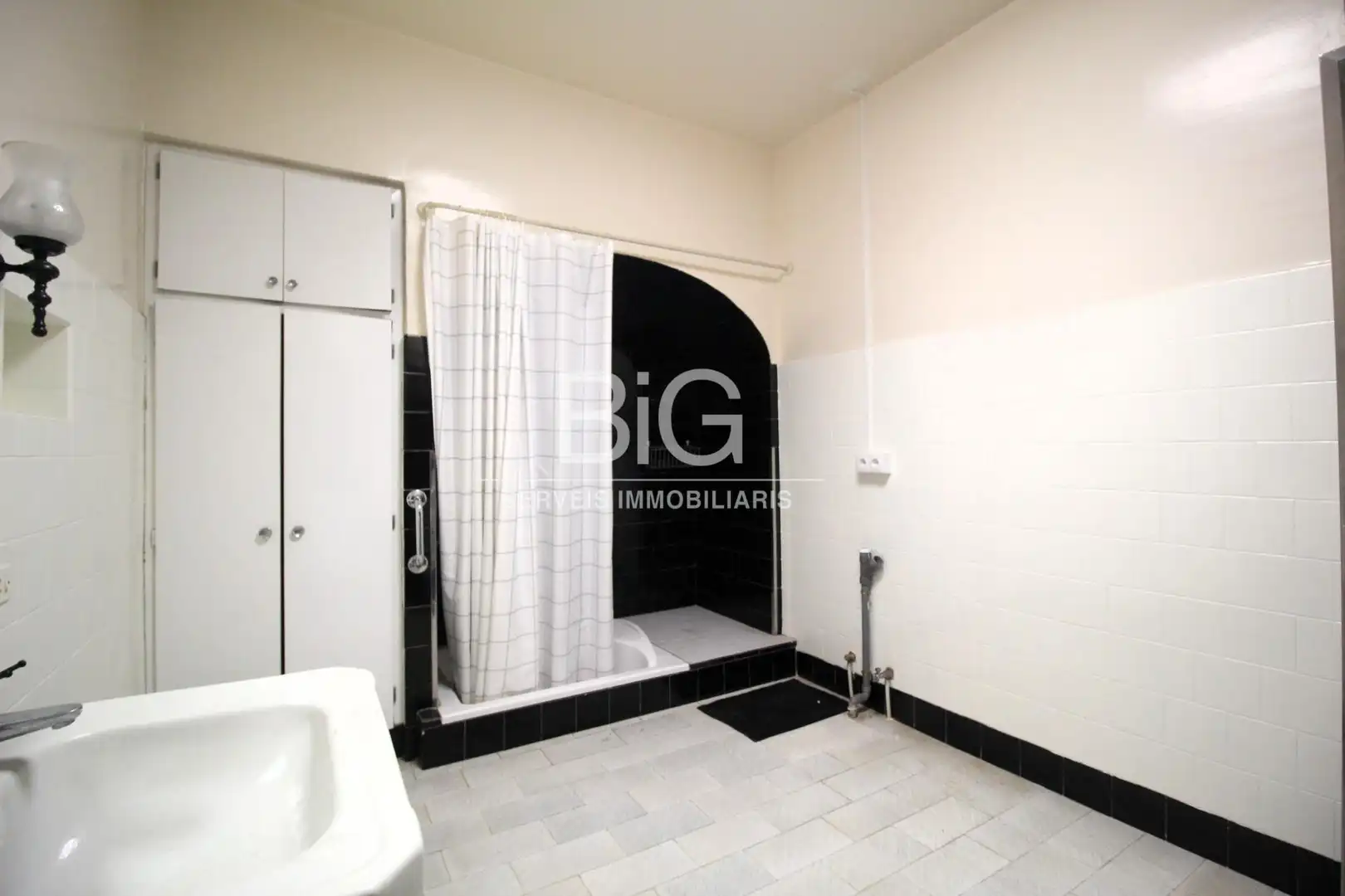 Baño de Ático en venta en Mataró con Calefacción, Terraza y Trastero