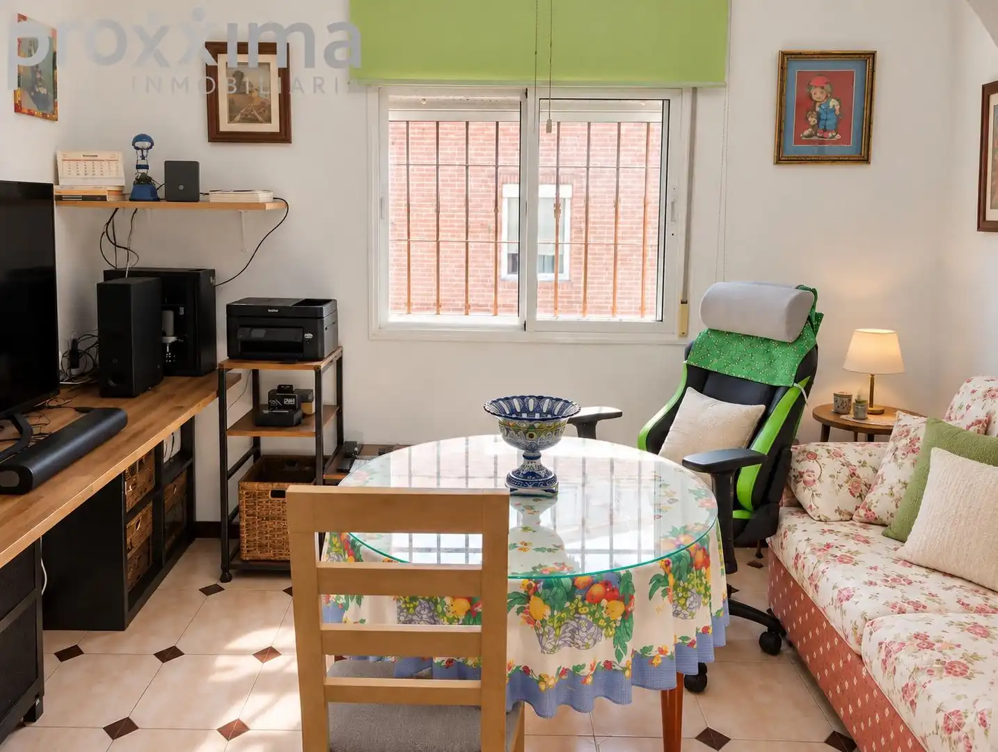 Sala d'estar de Casa o xalet en venda en Sevilla amb Balcó