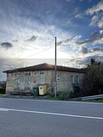 Casa-chalet en Venta en Castrelo do Val