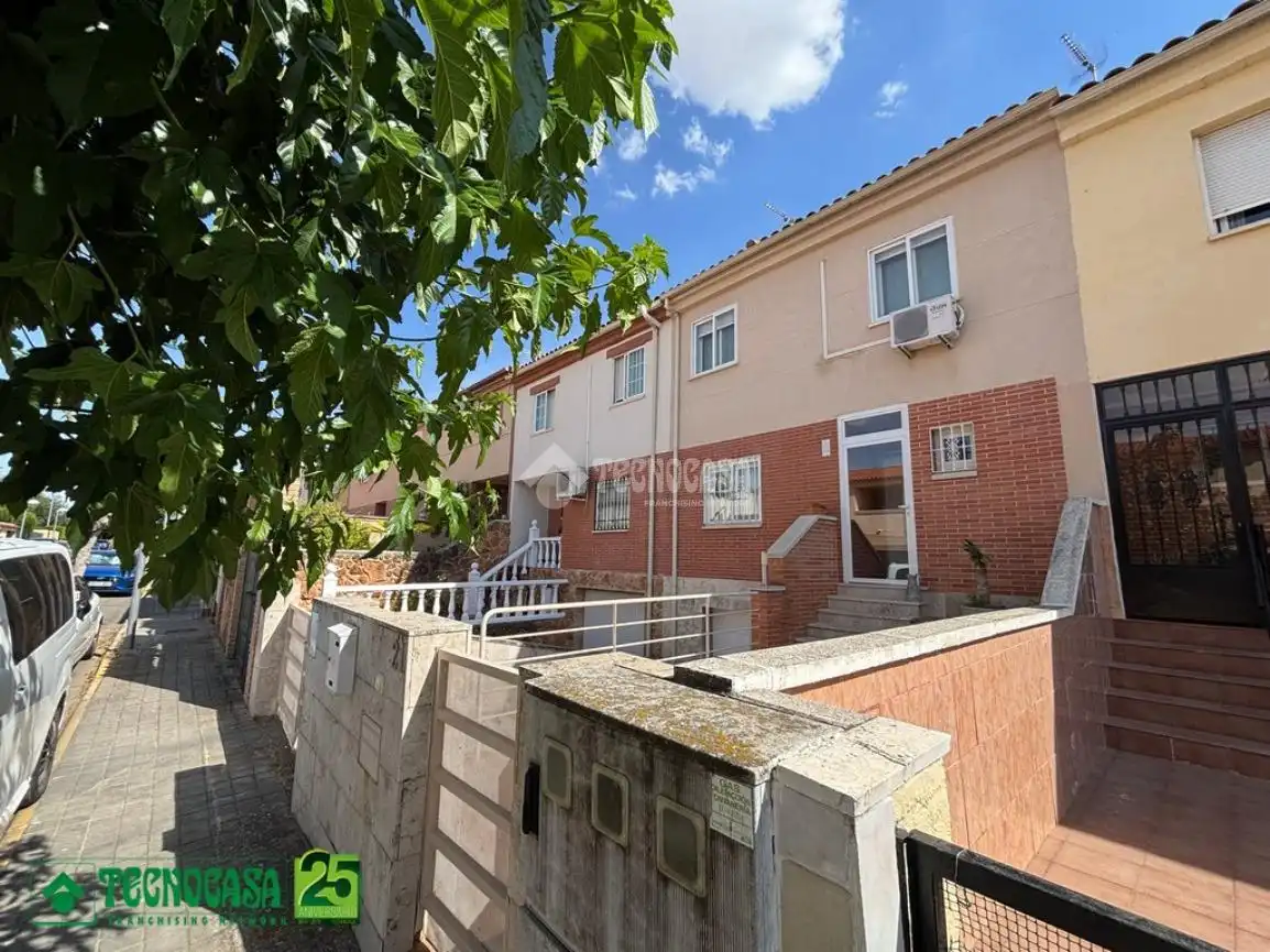 Vista exterior de Casa o chalet en venta en Ciudad Real con Calefacción