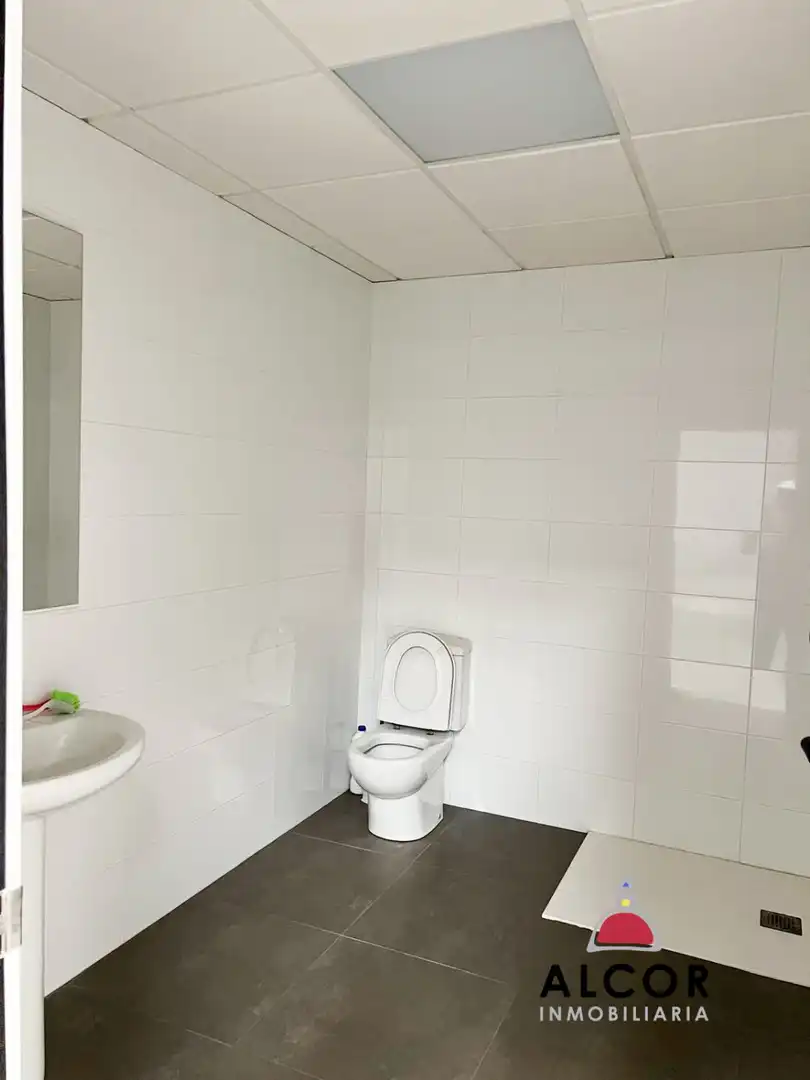 Baño de Nave industrial en venta en Benicarló