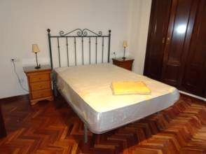 Dormitori de Pis de lloguer en Gijón  amb Calefacció, Parquet i Moblat