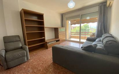 Living room of Flat for sale in Cornellà de Llobregat  with Air Conditioner, Balcony and Community pool