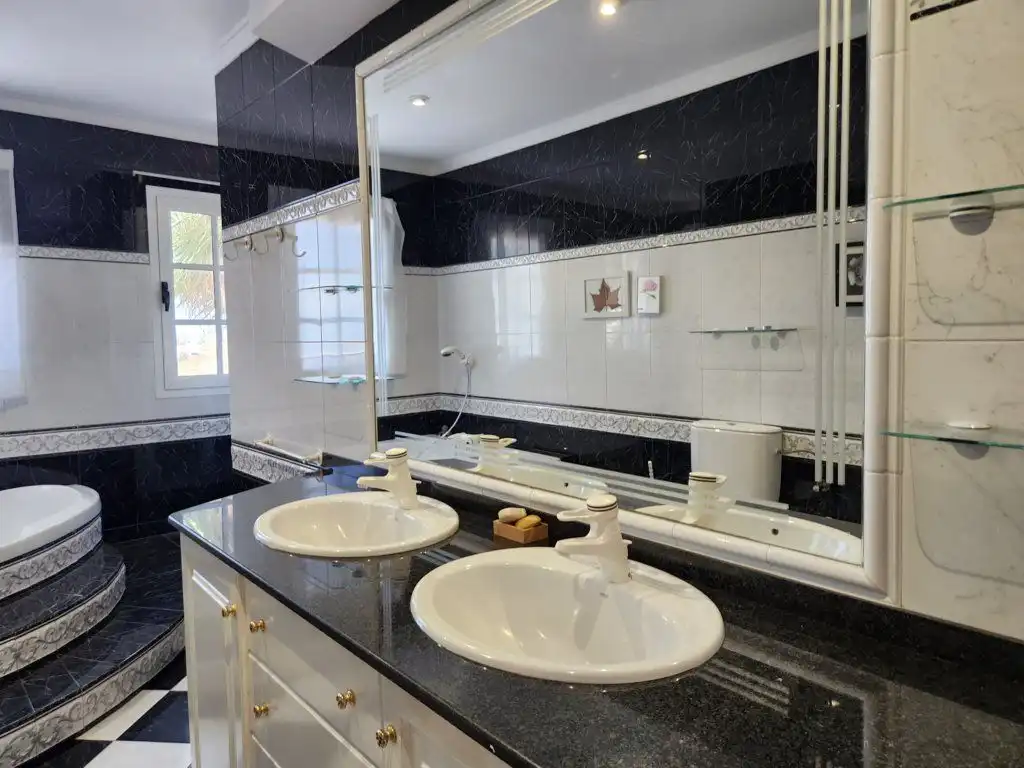 Baño de Casa o chalet en venta en Las Palmas de Gran Canaria con Jardín privado
