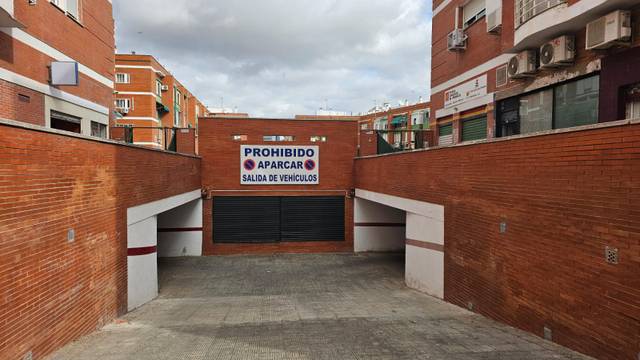 Garaje en Venta en Calle Almirante Topete en Tiro de Línea