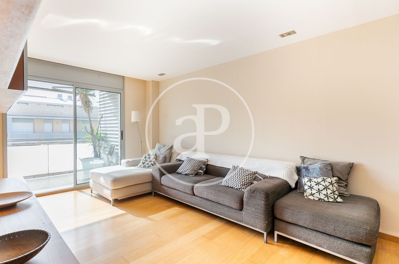 Sala d'estar de Pis de lloguer en Badalona amb Aire condicionat, Calefacció i Terrassa